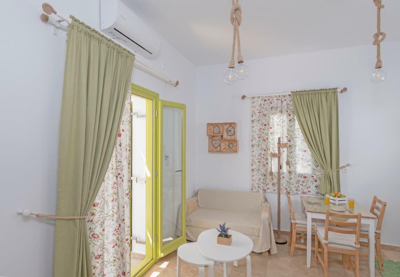 Parathinalos Beach House Livadi  Eksteriør bilde